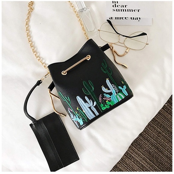 Handbags - Final Sale 🧚🏼‍♀️ Beautiful Cactus Embroider Bag